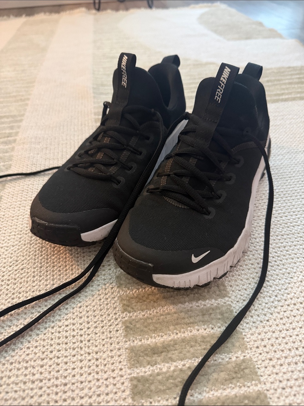 Nike Black and White Women’s Athletic Shoes